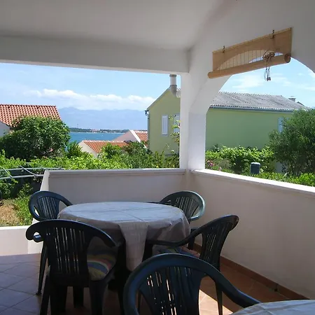 Apartamento Hudjek Vir
